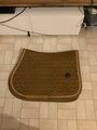 tapis Kentucky velvet moutarde+bonnet moutarde