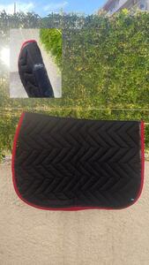 Tapis paddock sport noir et rouge