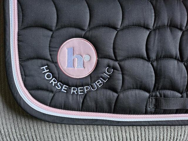 Tapis Horse Republic