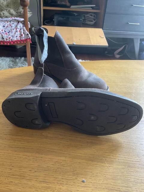 boots t 37