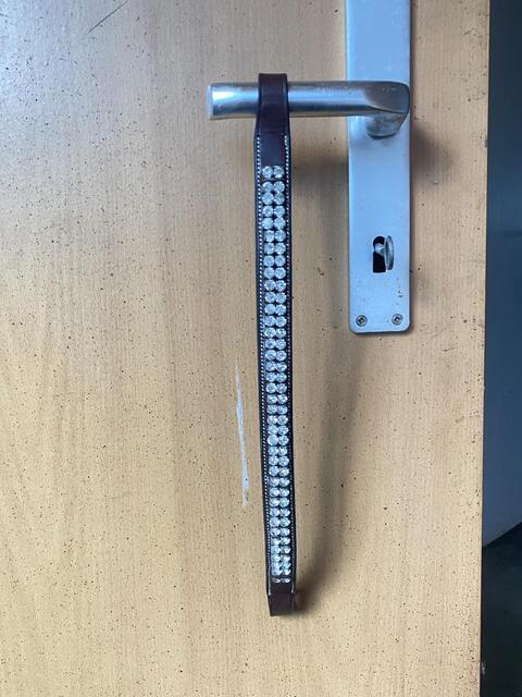 Frontal à Strass Ikonic.