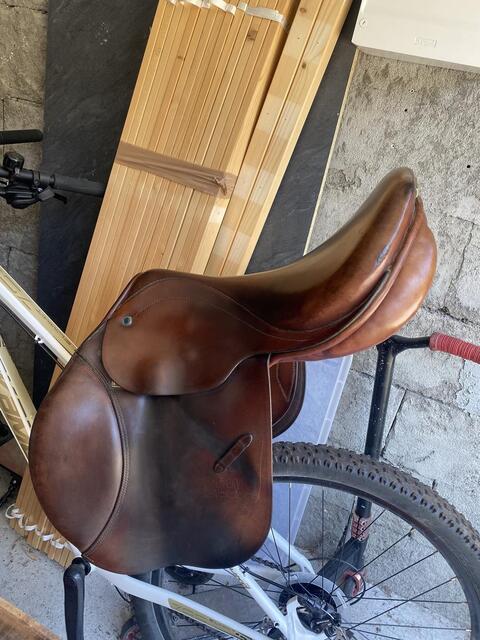 Selle Stübben 17,5 pouces