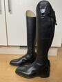Bottes en cuir neuves de la marque Tucci avec petit défaut (voir photos).