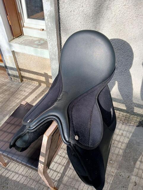 Selle mixte Sportech memory a vendre en 17pouces