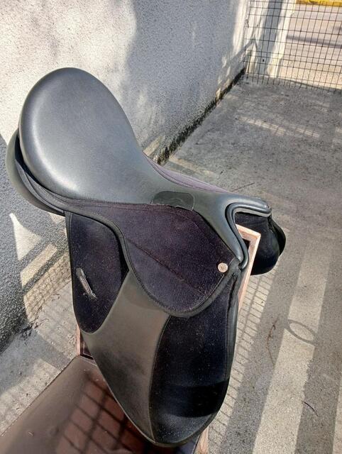 Selle mixte Sportech memory a vendre en 17pouces