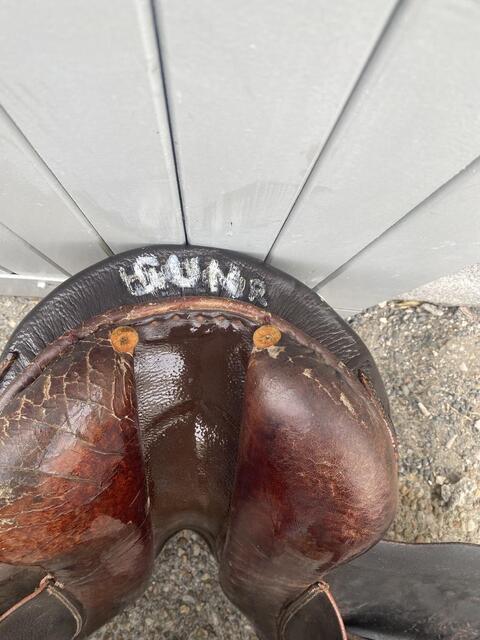Lot 2 selles