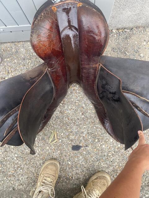 Lot 2 selles