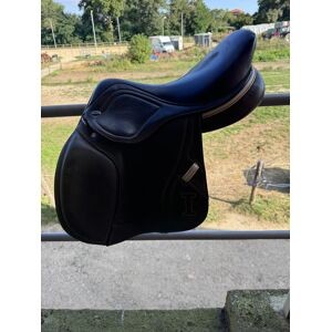 Selle Ikonic