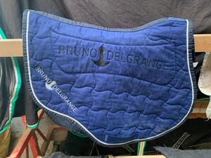 Tapis et bonnet Bruno Delgrange