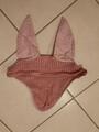 Bonnet spooks equestrian rose