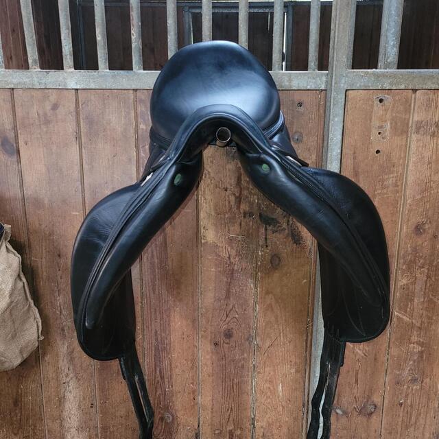 Selle dressage devoucoux
