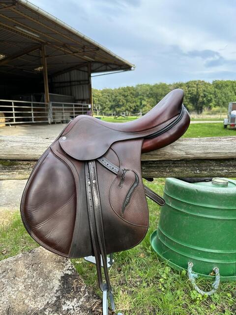 Selle Antares évolution 17 pouces 2A 2017
