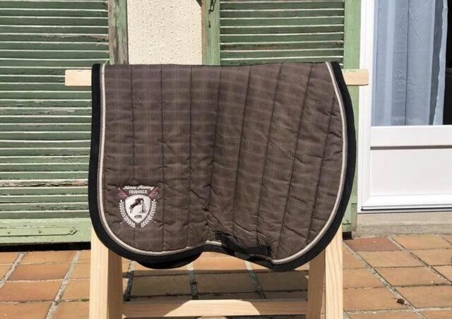 Tapis marron