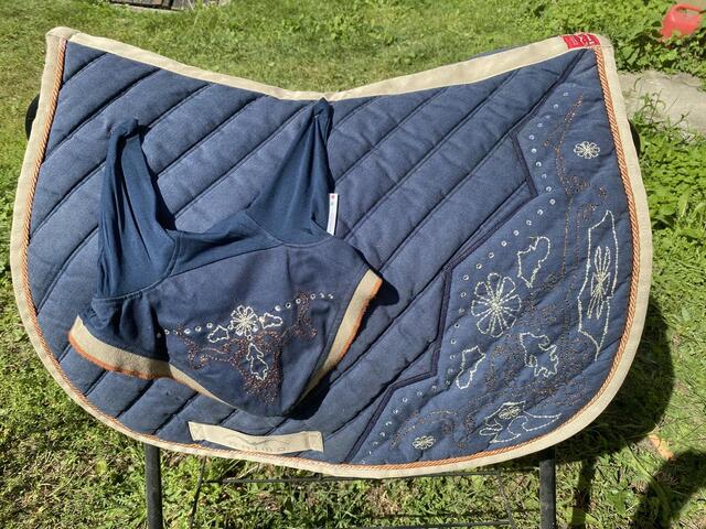 Tapis et bonnet animo