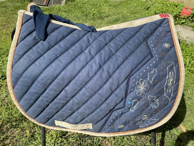 Tapis et bonnet animo