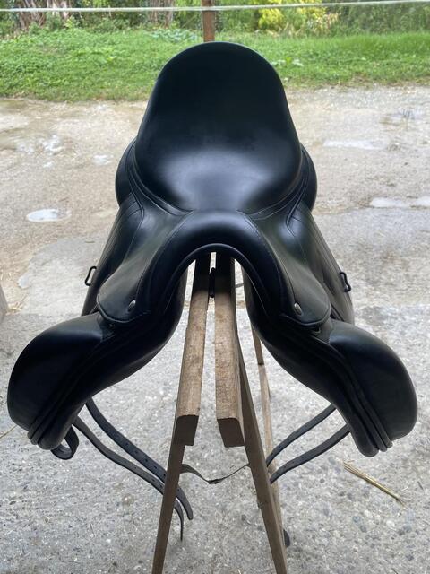 Selle de dressage
