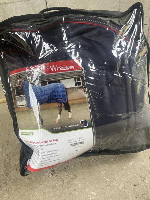 Couverture de box avec couvre cou 250g