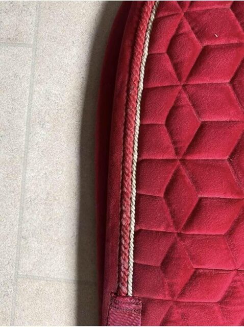 Tapis rouge velours Kentucky