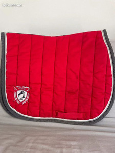 Tapis d’ésuitation rouge et gris