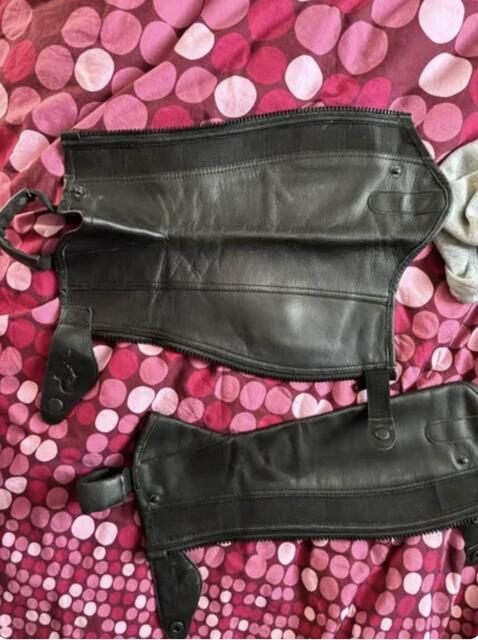 Chaps noires