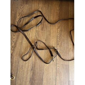 Rênes allemandes marron (occasion) et attache enrênement (neuf) taille cheval