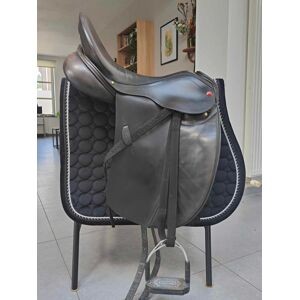 Selle de dressage Albion 17.5'