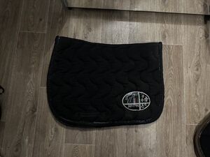 tapis hervé godignon noir