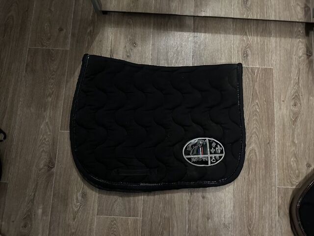 tapis hervé godignon noir