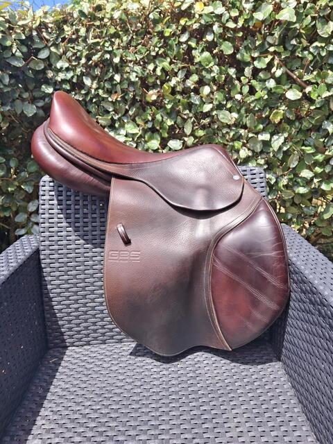 Selle GBS 17 pouces