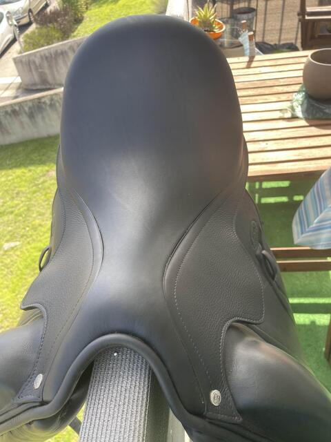 Selle de dressage DTA