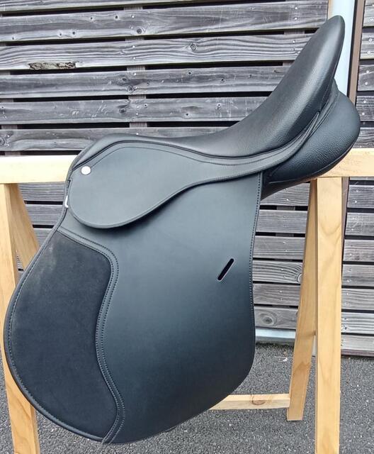 Selle Wintec 250 mixte noire 17'' (quasi neuve)