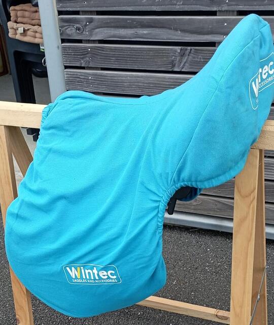 Selle Wintec 250 mixte noire 17'' (quasi neuve)