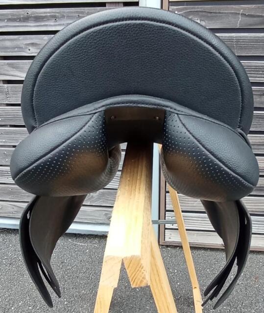 Selle Wintec 250 mixte noire 17'' (quasi neuve)