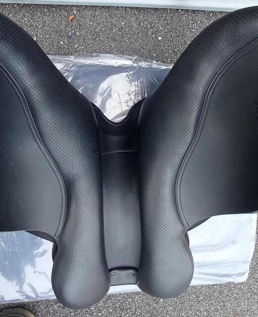 Selle Wintec 250 mixte noire 17'' (quasi neuve)
