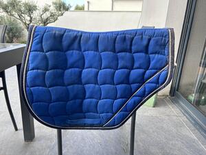 Tapis bleu coupe sport