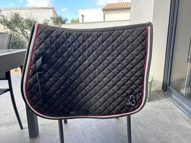 Tapis noir