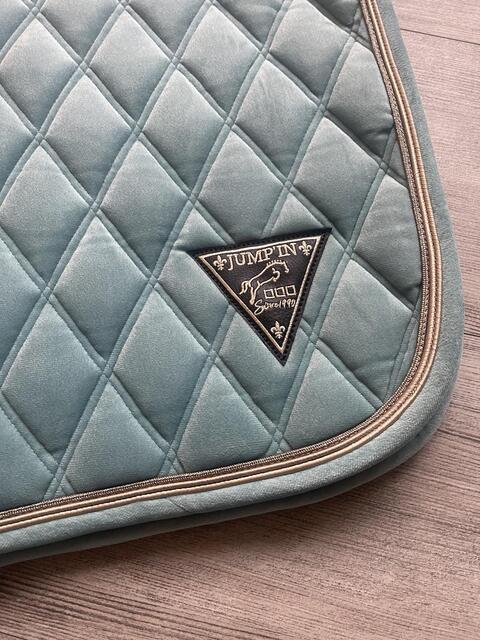 Tapis de selle jumpin bleu clair