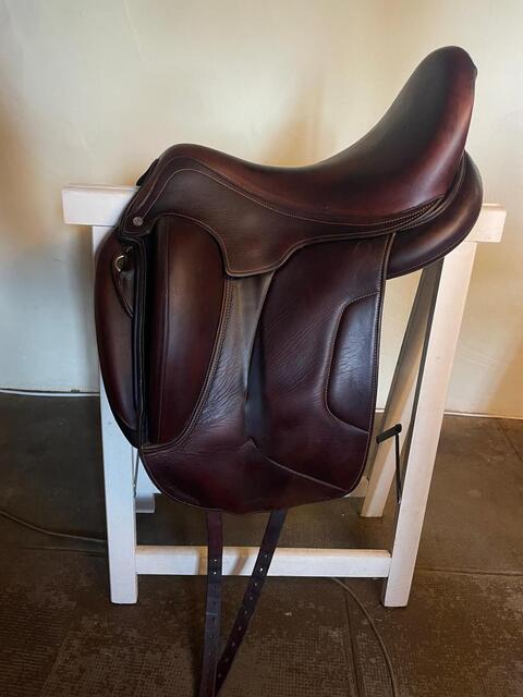 Selle Dressage Antares Tempo 17,5