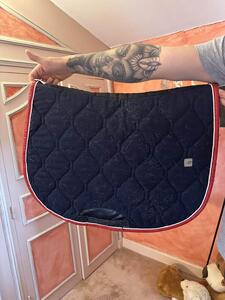 tapis gem marine liseré rouge
