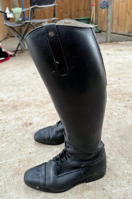 Bottes cuir noires
