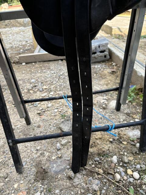 Selle de dressage 17,5