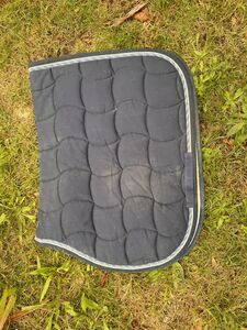 TAPIS NOIR