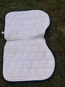 TAPIS BORDEAUX NEUF MIS DEUX FOIS