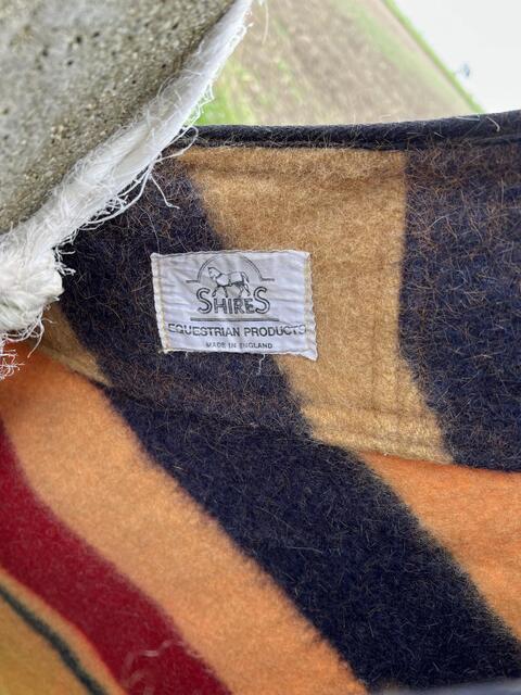 Shires Couverture 125