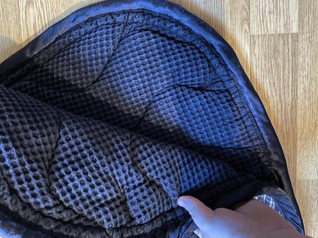 Ensemble tapis et bonnet La boîte à Tapis