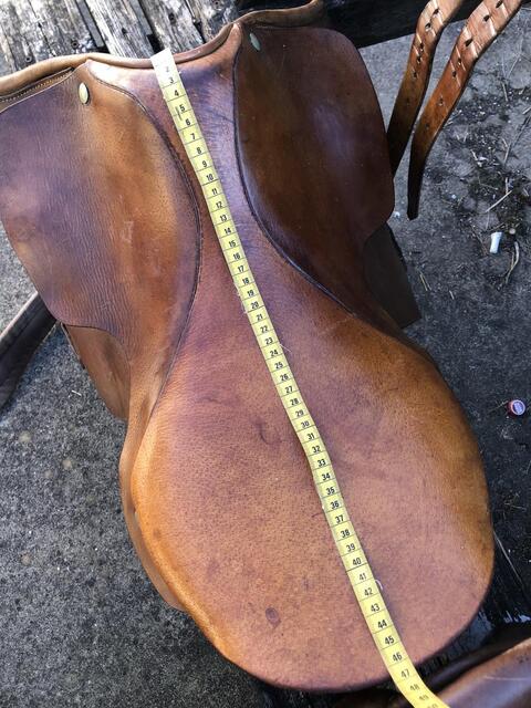 Selle en cuir marron