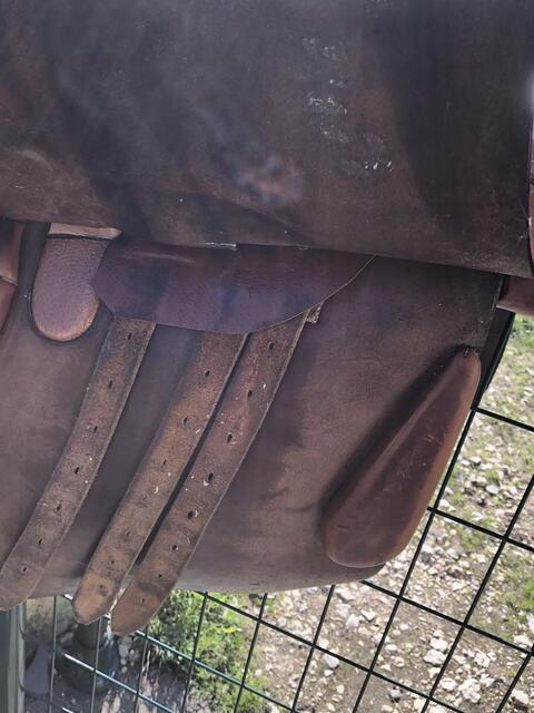 Selle en cuir marron