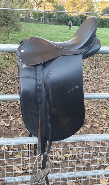 Selle de dressage