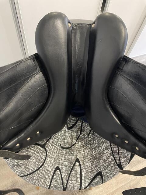 Selle de dressage Antares 17,5’
