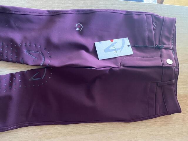 pantalon de cheval couleur bordeaux